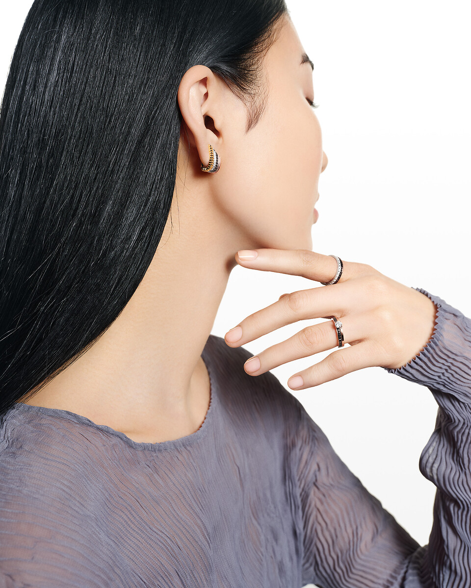 Quatre Classique Studs