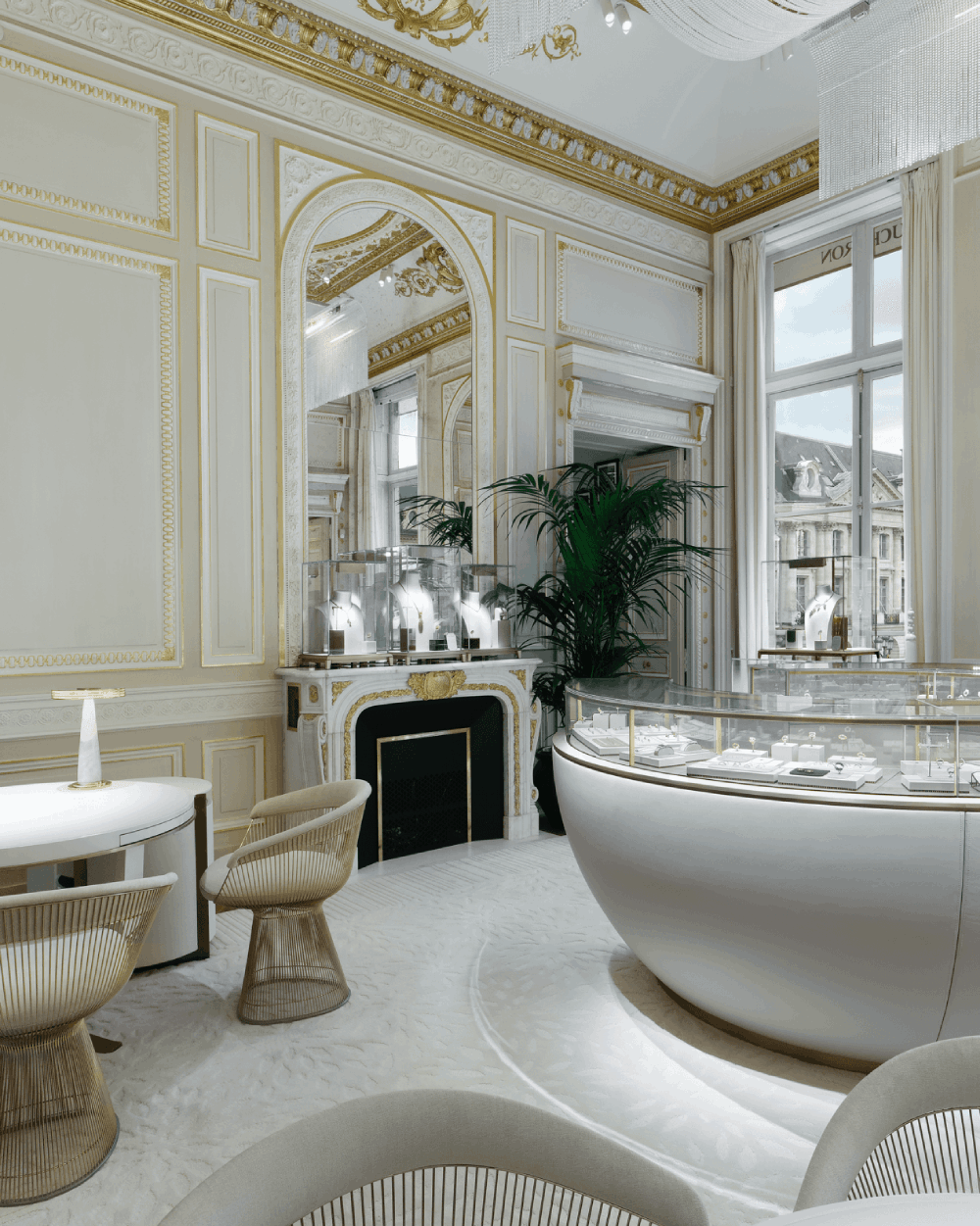 The Salon des Fiancés (The Bridal Room) – second floor